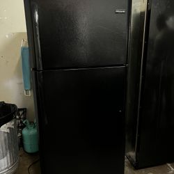 Frigidaire Top Freezer Apartment Size 18 Cu Ft