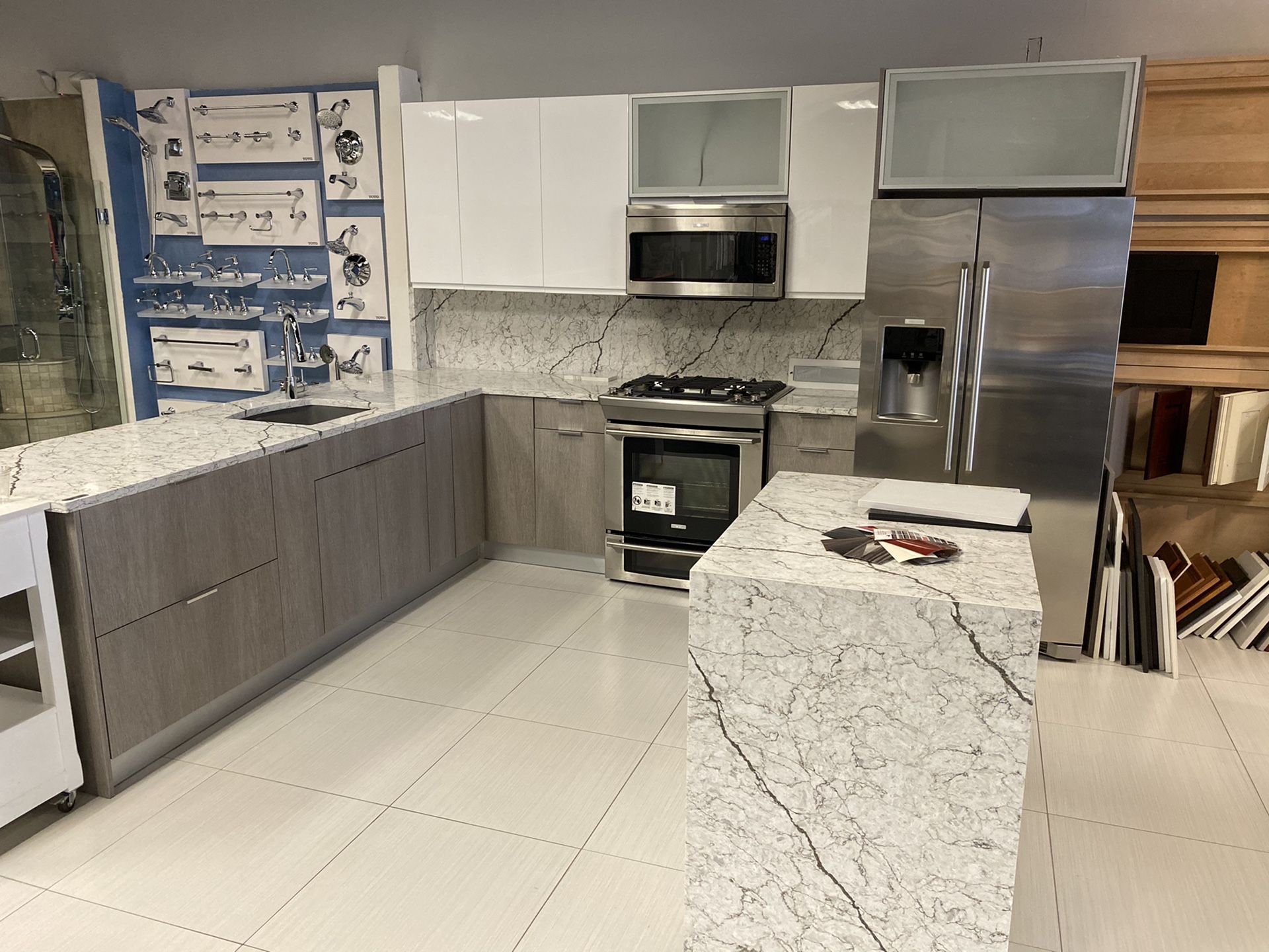 Kitchen cabinets and quartz countertops