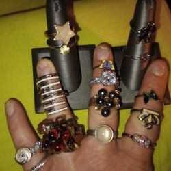 Lot Of 15 Rings, All In Excellent Wearable Condition 
