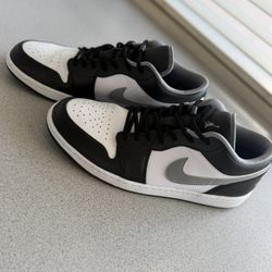 Jordan Air Jordan 1 Low Men's Colorblock Lace-Up Sneakers Black/White/Gray