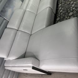 SECTIONAL GENUINE LEATHER RECLINER ELECTRIC WHITE COLOR..💥✅🚚DELIVERY SERVICE AVAILABLE ✅💥🚛