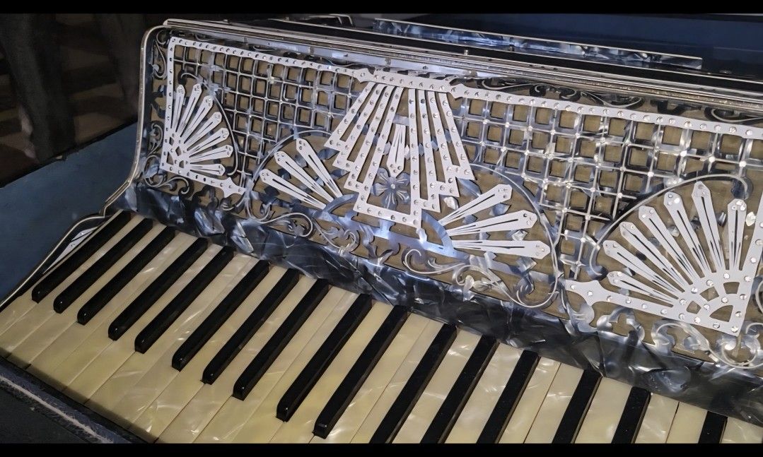 Accordion (Vintage) – Beautifully Crafted with Intricate Grille