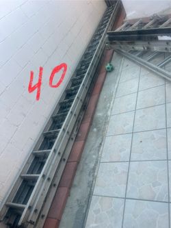 Escaleras de 40 pies perfectas condiciones