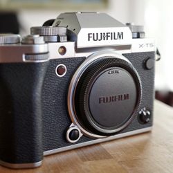 Fujifilm X-T5 + XF 16-55mm f/2.8 Lens