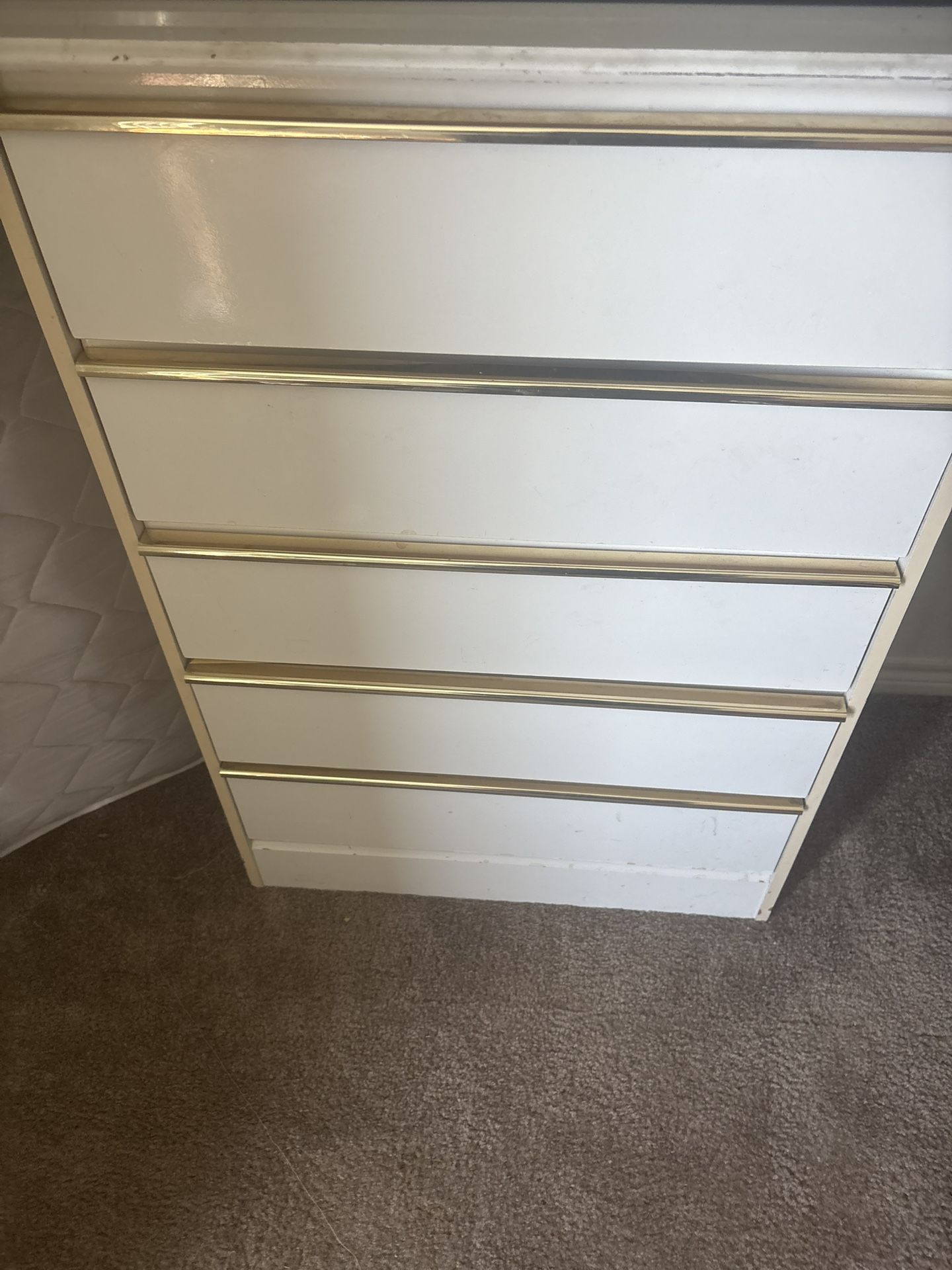 Dresser Pick Up Only