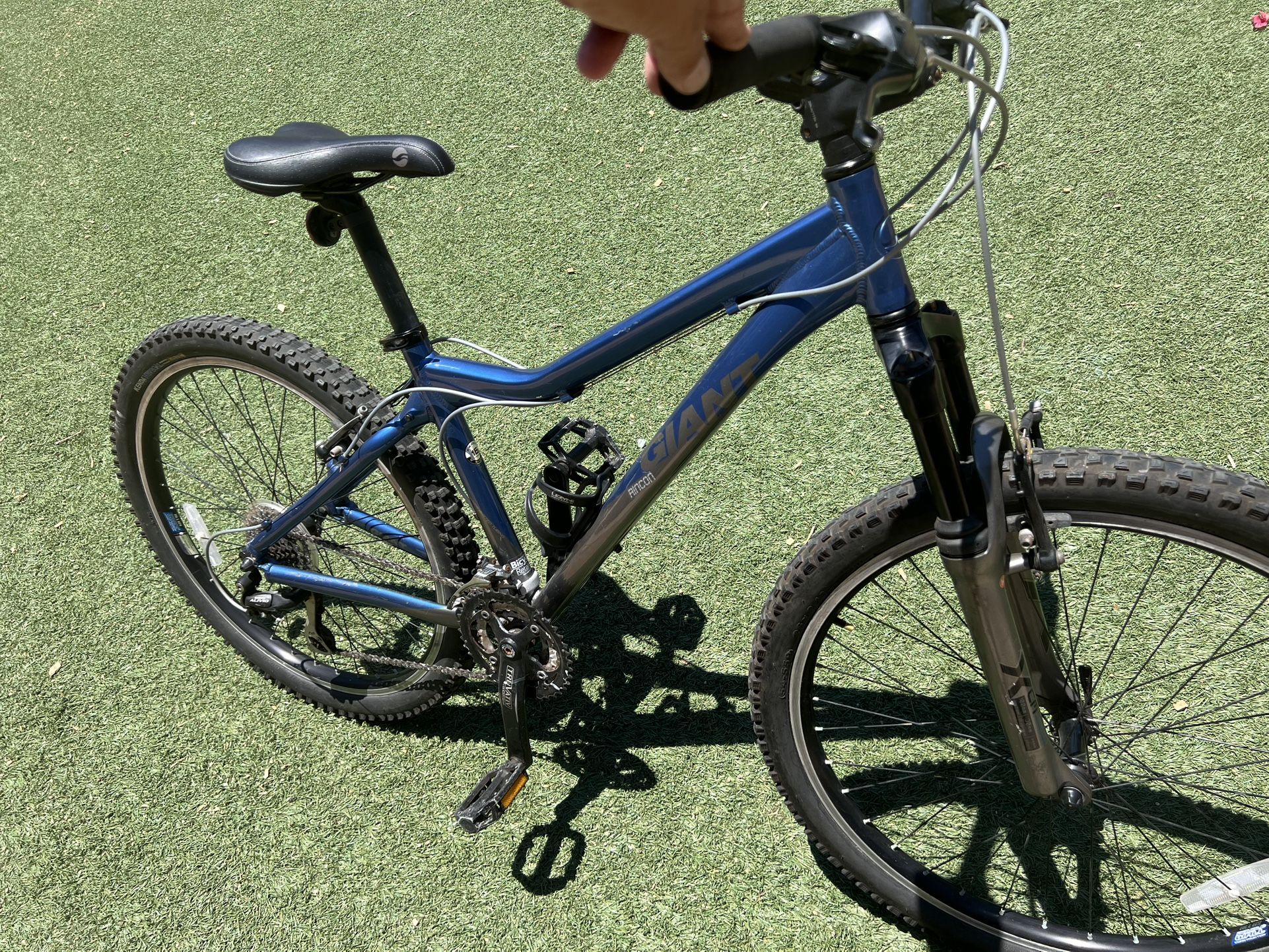 GIANT RINCON STEEL BLUE/ GGREY 26’’ MOUNTAIN BIKE