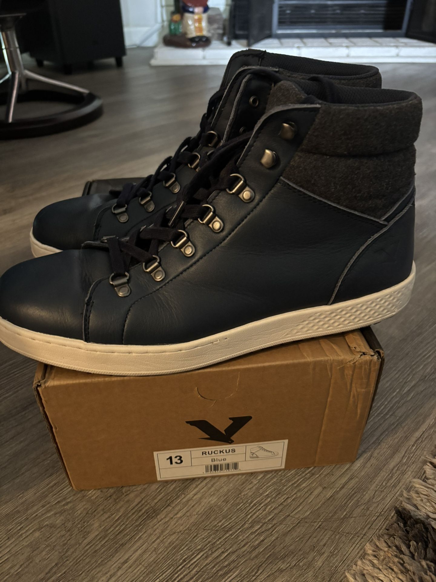 Nice High top Shoes Size 13