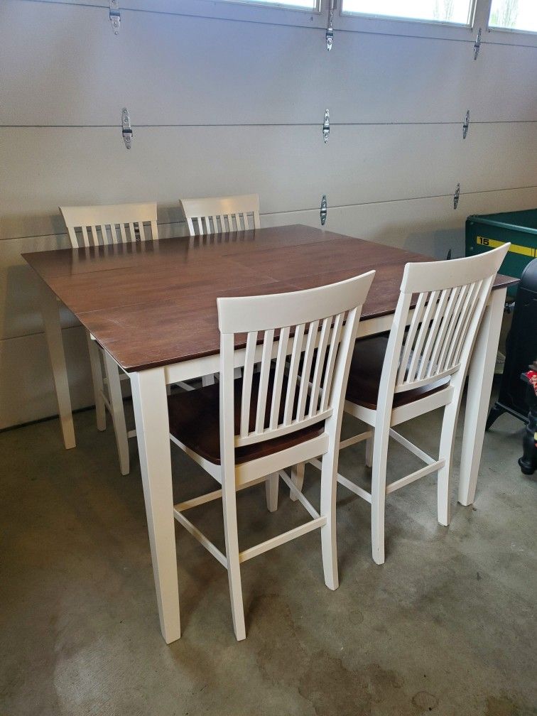 Counter Height Farmhouse Table w/builtin Leaf & 4 Chairs for Sale in