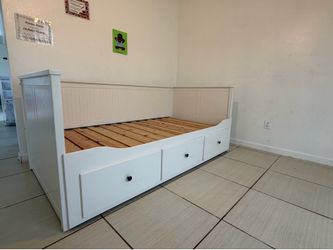 Trundle Bed