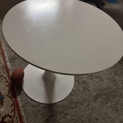 Round Dinning Table
