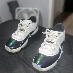 Jordan Emerald 11s Size 10 100$
