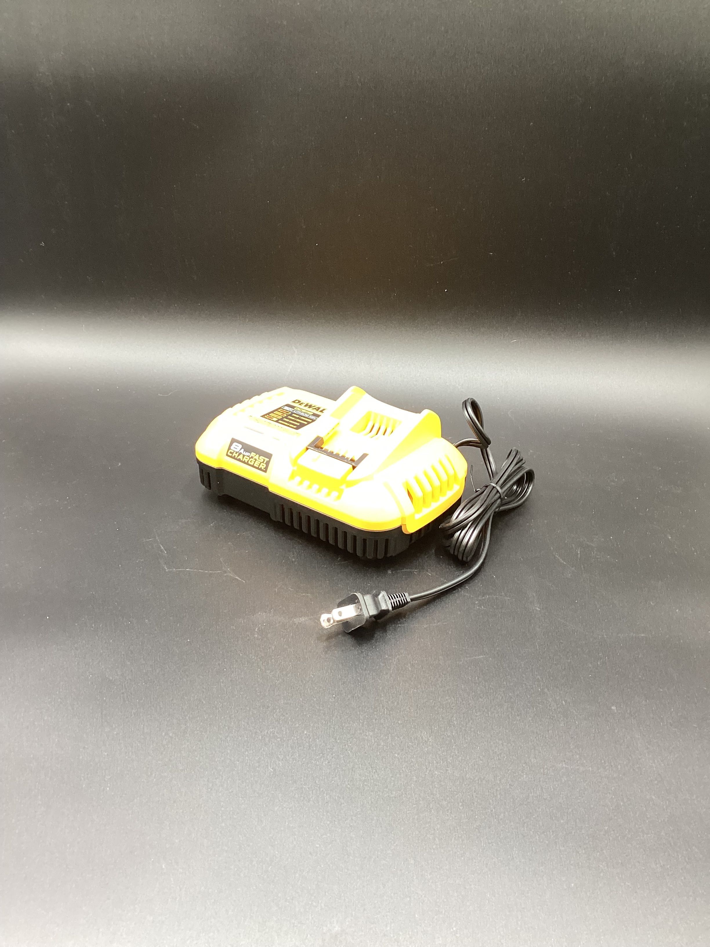 DEWALT 20V/60V  FLEXVOLT FAST CHARGER**(FINANCIAMOPS/WE FINANCE)**