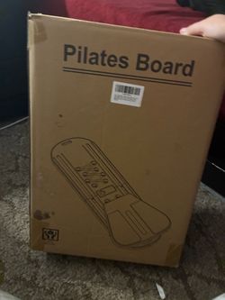 Foldable Pilates board with timer