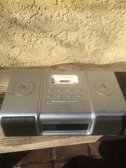 I home speaker/ clock/ radio