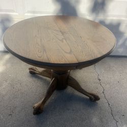 Solid Oak Round Dining Table – Sturdy Pedestal Base