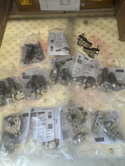 Self-closing Cabinet Hinges. 