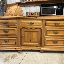 Dresser With Mirror