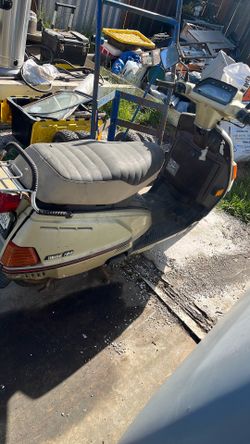 Yamaha 180 scooter