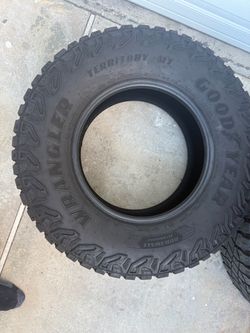 Goodyear Wrangler Territory 285/70/17