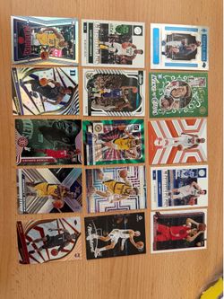 Basketball cards lot