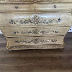 Dresser With Mirror . Antique 