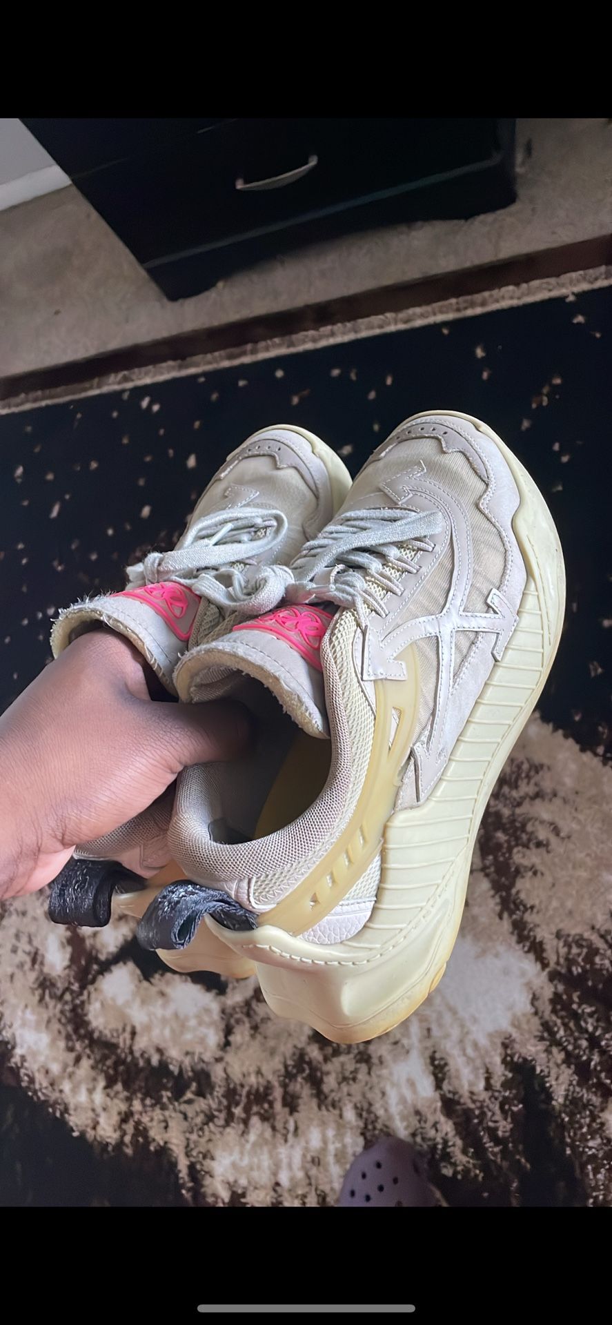 Off whites Size 8