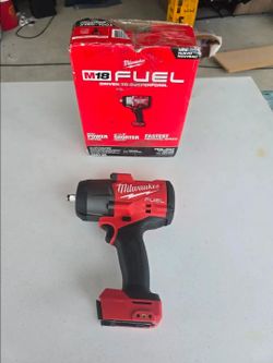 🔥$200 NO NEGOTIABLE🔥 Milwaukee 2967-20 M18 FUEL 18V 1/2 in. Heavy Duty Impact Wrench with Friction Ring (Tool-Only)
NO BATTERY NO CHARGER