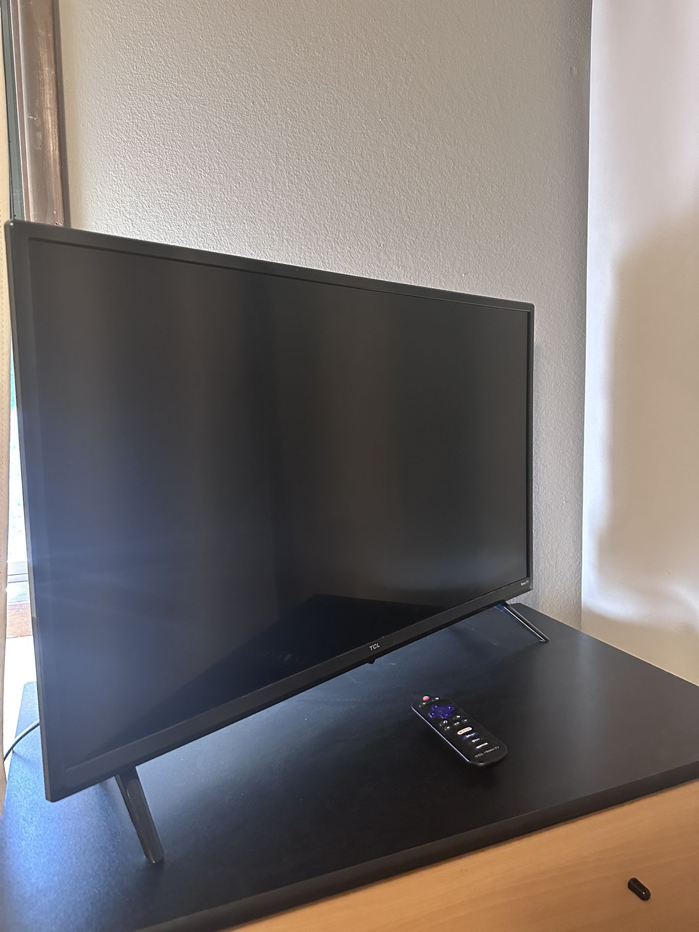 32in Roku TV