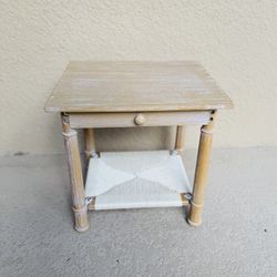 Small End Table Nightstand $20 size in pics 