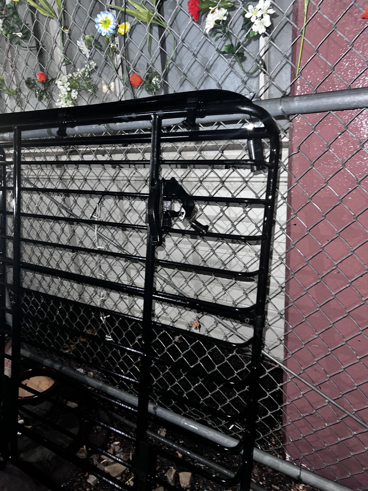 Yakima MegaWarrior LARGE Sized Cargo Basket