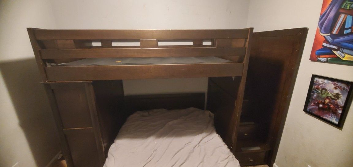 Full/Twin Bunk Bed