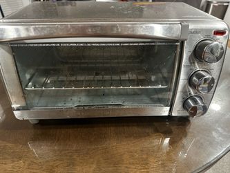 Black+Decker Countertop Toaster Oven – Bake, Broil & Toast