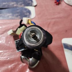 Ignition Switch W. Key For 2015-2019 Kia Soul