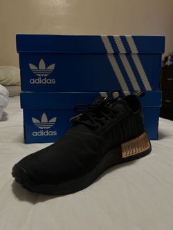 Wmns NMD_R1 'Black Rose Gold Metallic'