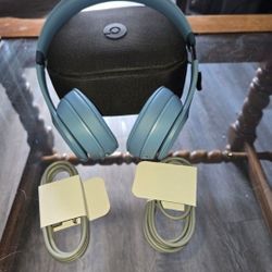 Beats Solo 4 Headphones 