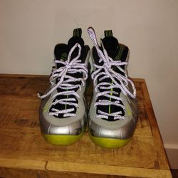  Nike Air Foamposite – Metallic Silver / Volt Green 🔥