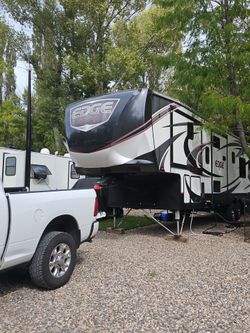 Edge 351ed Wheel Toy Hauler RV