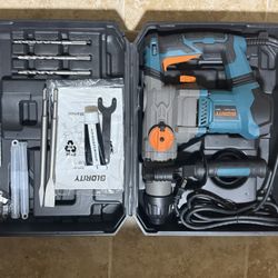 1-1/4-inch GLORITY SDS-Plus Rotary Hammer Drill, with accessories included.