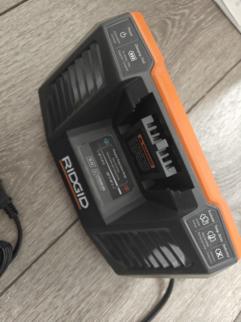 RIDGID DUAL CHEMISTRY LITHIUM BATTERY CHARGER NEW!!Model R840095