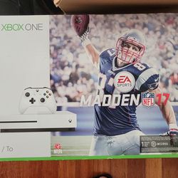 Xbox One 1TB with Controller