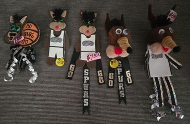 SPURS COYOTE PINS