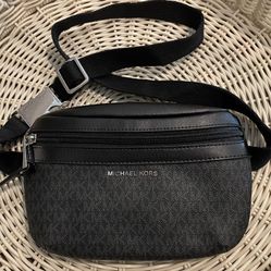 Michael Kors Crossbody/Fanny Pack