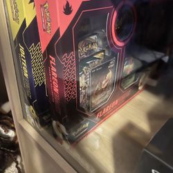 Pokemon Vmax Premium Collection Box Set 