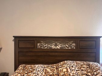 Ashley Furniture Queen Bedroom Set – Complete 10 Piece Set