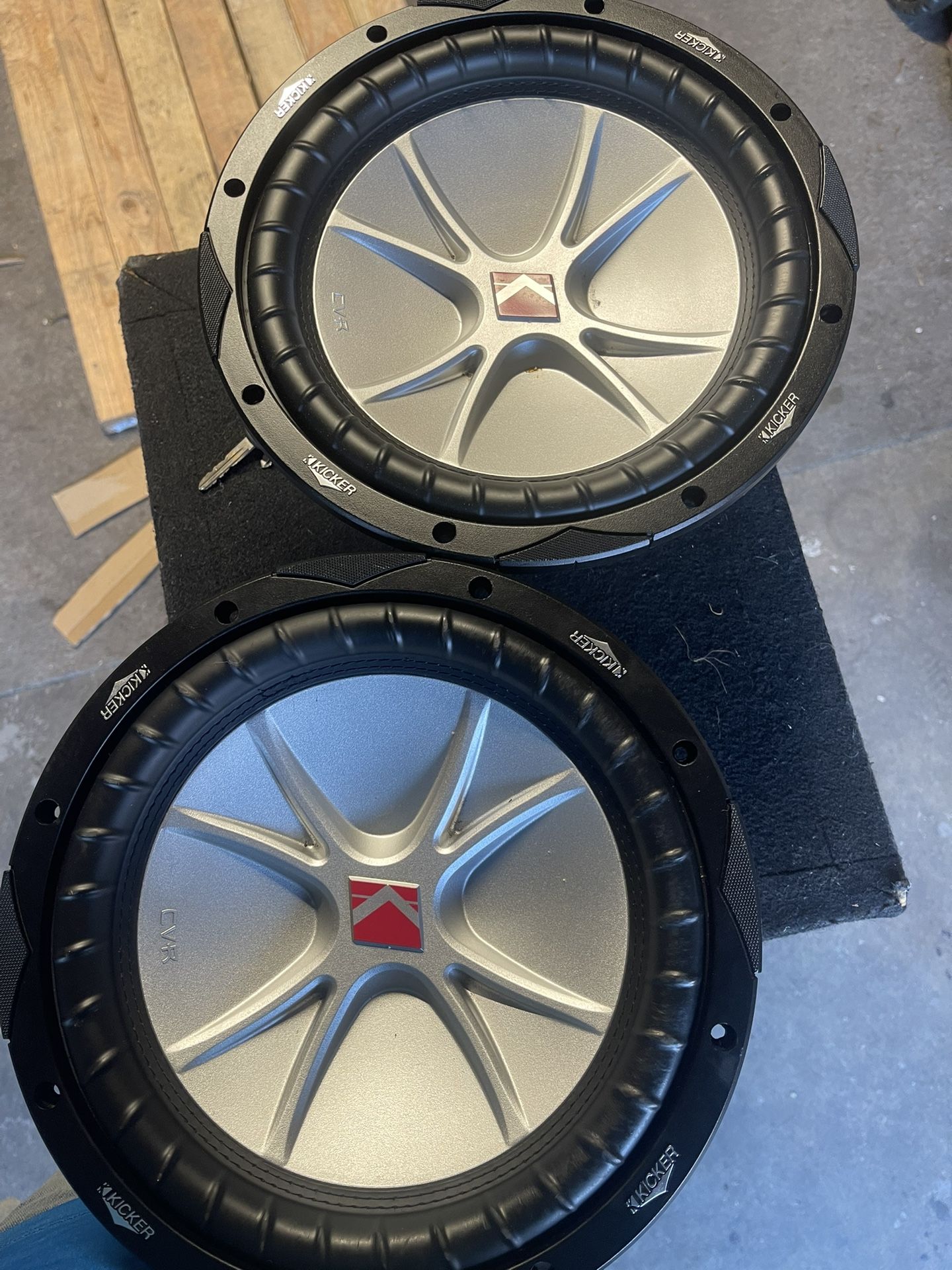 Kicker Speakers CVR10