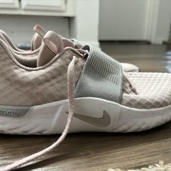 Size 9 Women Nike 