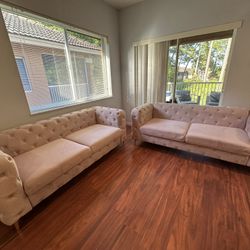 Couch Pink