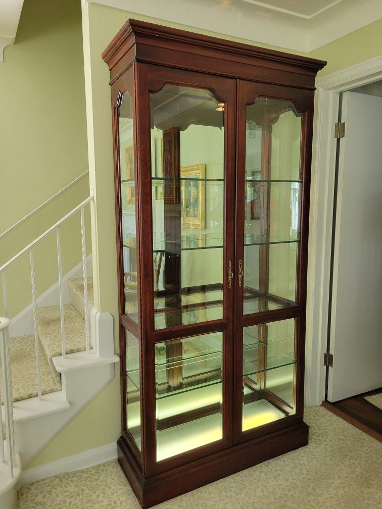 Curio Cabinet Jasper