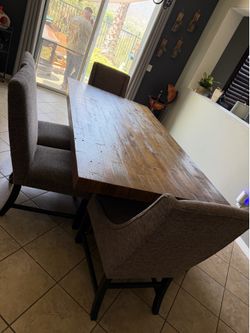 Dining table set