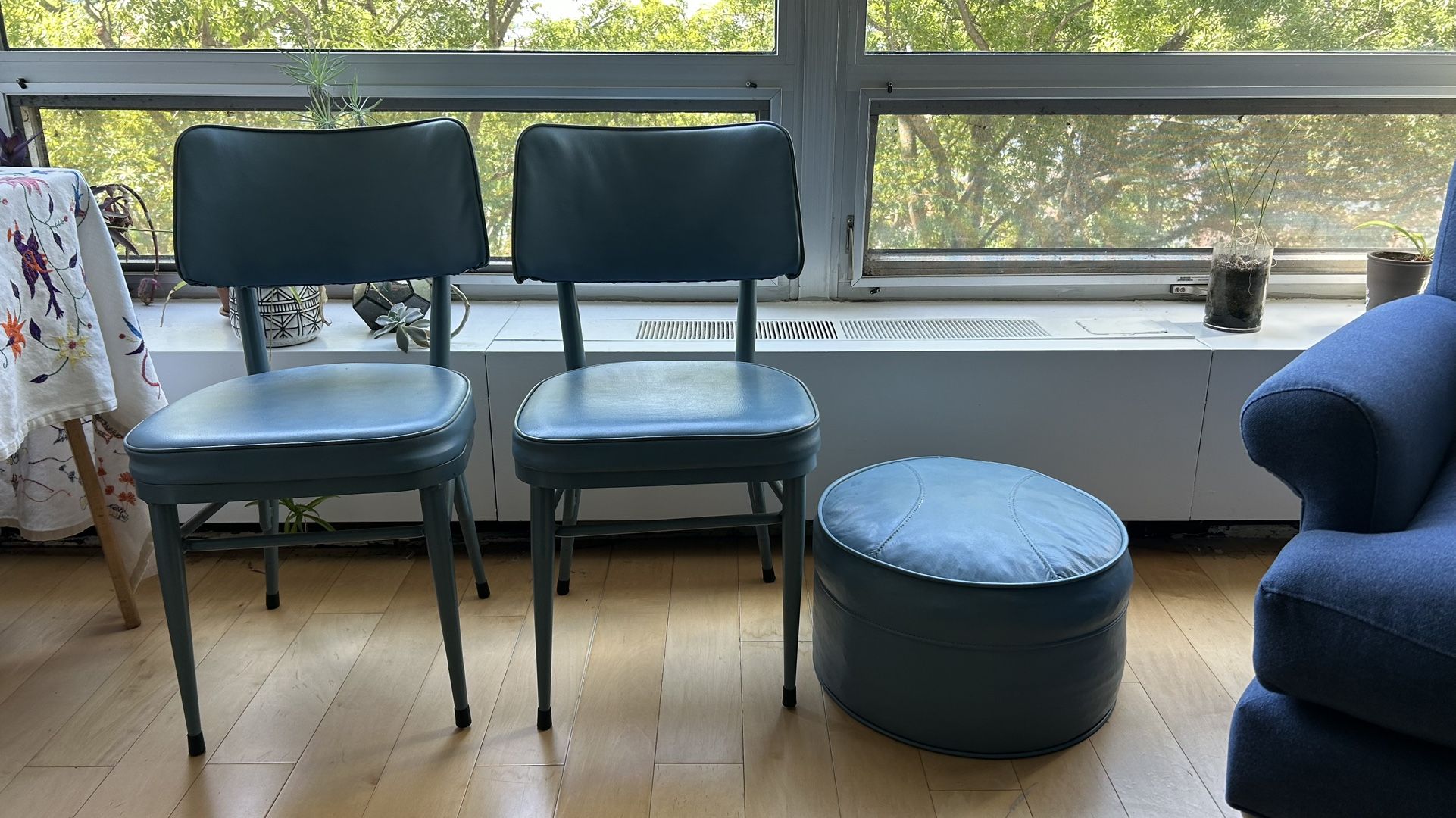 Mid-century Modern Chairs And Ottoman